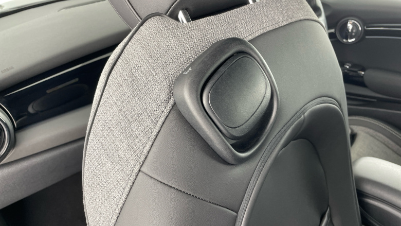 MINI Hatchback 135kW Cooper S Level 2 33kWh 3dr Auto Electric Hatchback